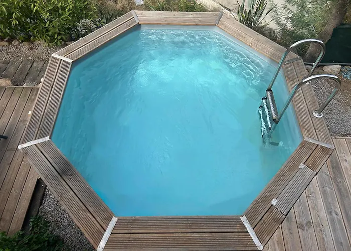 Avec Piscine Et Vue Sur La Baie D'ajaccio * Ajaccio (Corsica)