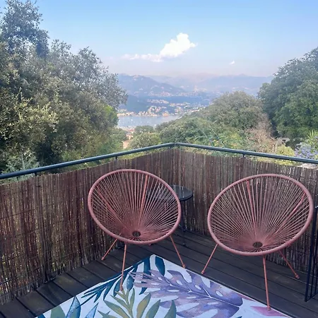 Avec Piscine Et Vue Sur La Baie D'ajaccio Villa *